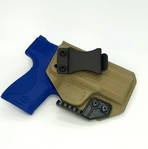 IWB Kydex Holster with concealment witn in Carbon Fiber FDE Print. Adjustable cant and retention.