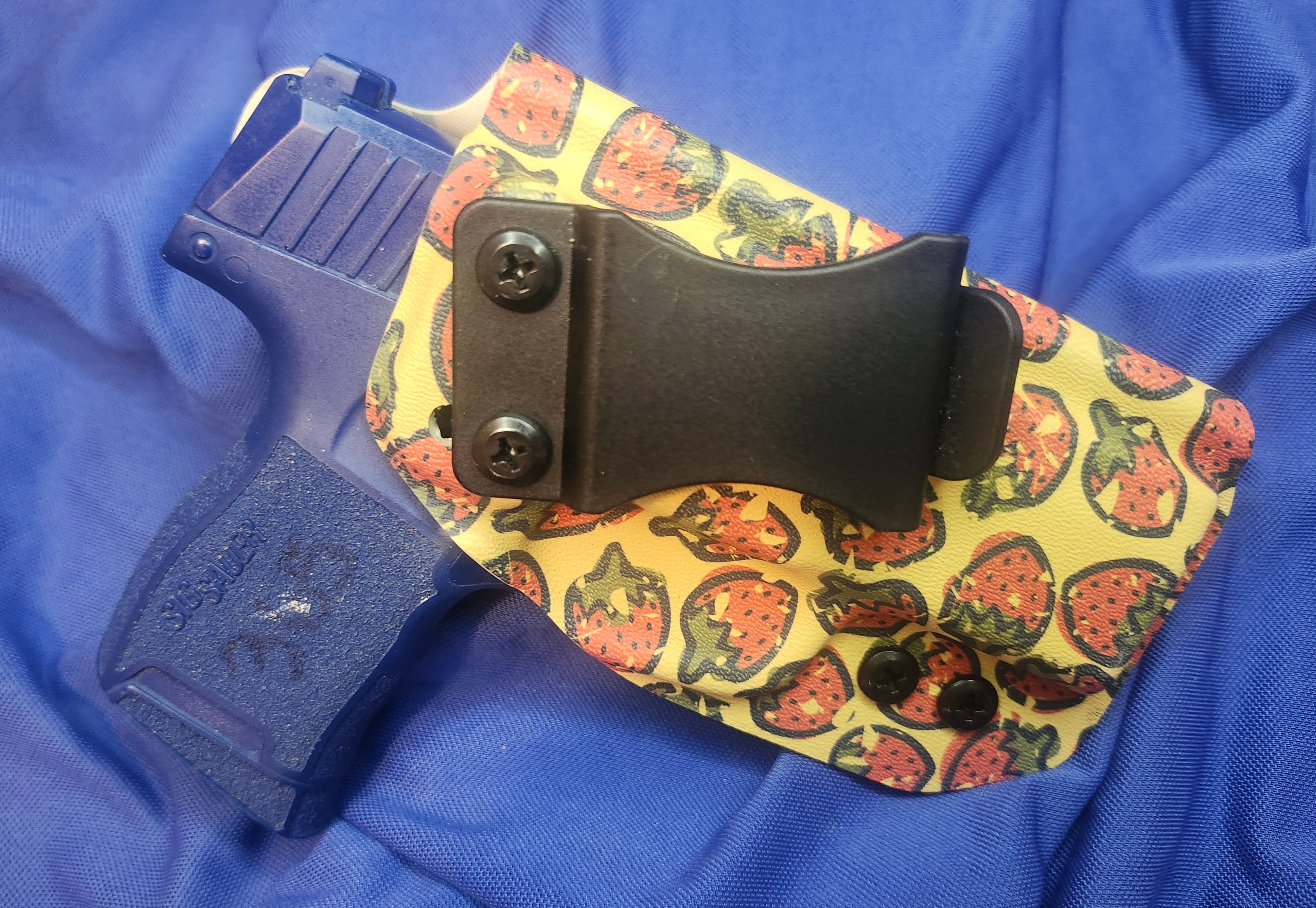 IWB Holster Sig P365 "Strawberry Print"